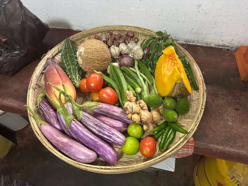 Galle: Traditional Sri Lankan Cooking Class - Sitting down to the Sri Lankan meal