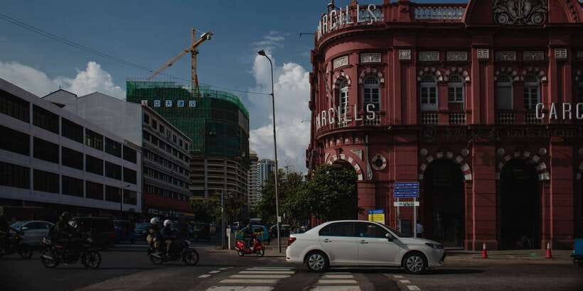 Guided Colombo Half-Day City Tour - Lak Medura and the question of shopping