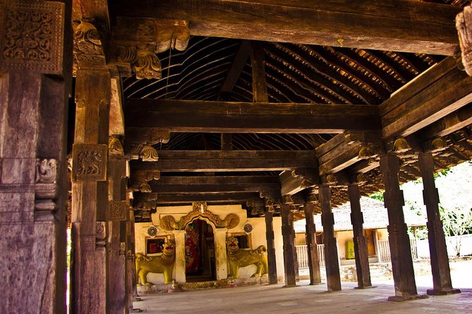 I Day Kandy Heritage Culture Tour - Three old temples beyond central Kandy