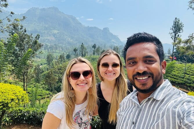 Kandy City Day Tour - Learning about Sri Lankan stones