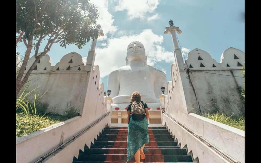 Kandy: City Explore with Local Guide By Tuk Tuk - Entering the Temple of the Tooth