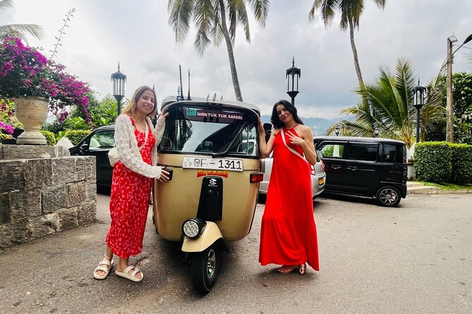 Kandy City Guided Tuk Tuk Tour with Lesley - Tea making at New Giragama Tea Factory