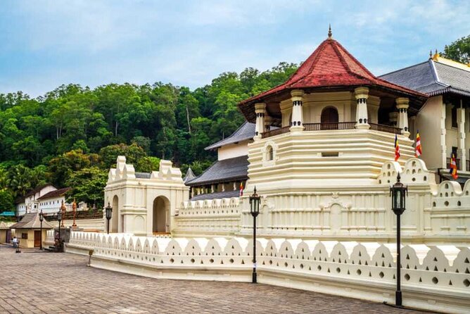 Kandy City Sightseeing Tour by Tuk Tuk - A practical way to see spread-out Kandy