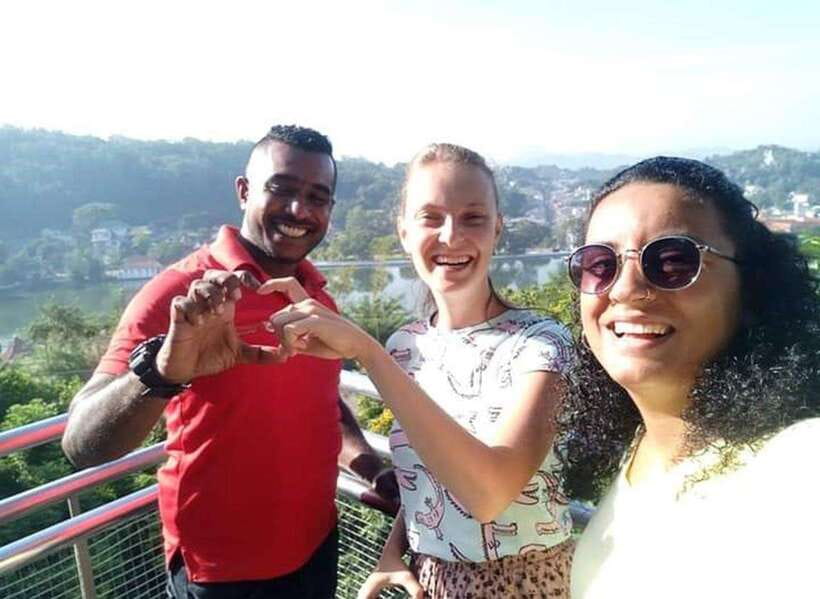 Kandy City Tour & Ambuluwawa Tuk Tuk Adventure - Peradeniya gardens, a calm break from the road