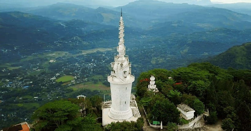 Kandy City Tour & Ambuluwawa Tuk Tuk Adventure - Ambuluwawa Tower and the first big view
