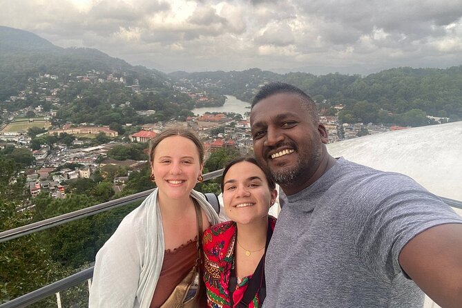 Kandy City Tour By Best Guide Lanka Tours - Asgiriya Maha Viharaya and Kandy’s Buddhist setting