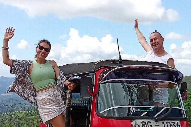 Kandy City Tour by Tuk Tuk with sana - Natural Gems and Gemmological Museum: stones, mining, and shopping awareness
