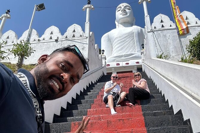 Kandy City Tour by TukTuk with Laka - Learning about Sri Lanka’s precious stones