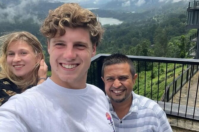 Kandy City Tour in a TukTuk - The Temple of the Sacred Tooth Relic sets the tone