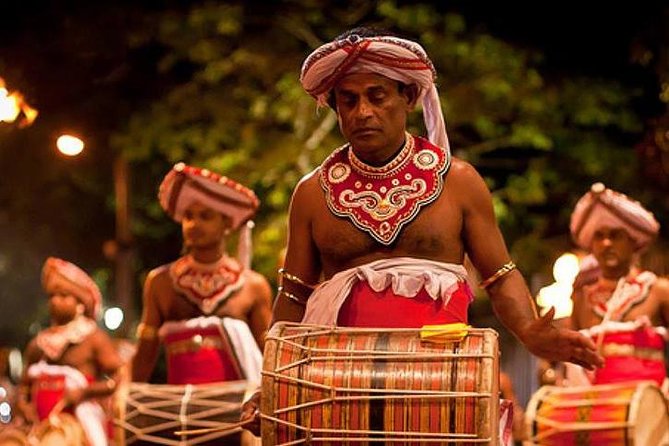 Kandy City Tour with Mahaweli - A full day with Kandy in one private car