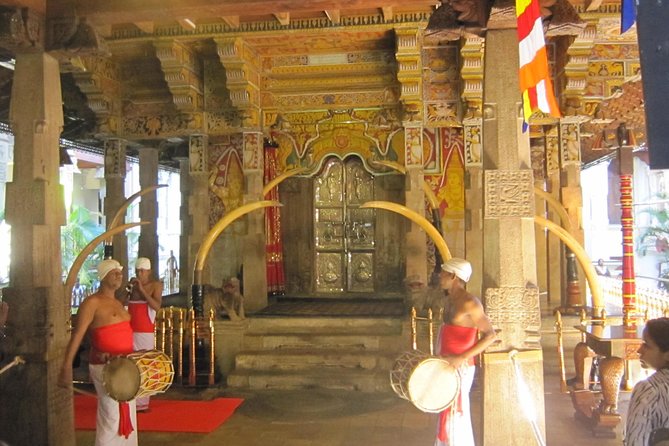 Kandy Day Tour From Colombo - Temple of the Sacred Tooth Relic: allow 90 minutes