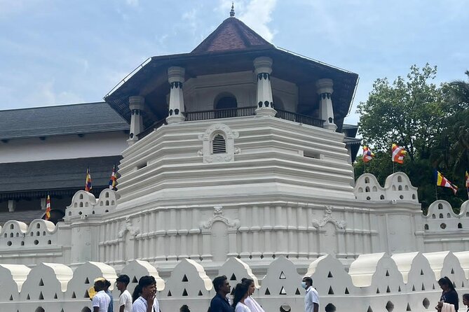 Kandy Heritage City Tour by tuktuk - Hilltop views at Kandy Viewpoint