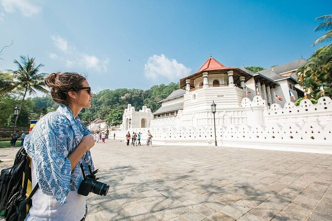 Kandy Instagram Tour: Most Famous Spots (Private & All-Inclusive) - Kandy old town and the city center