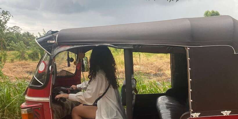 Kandy: Private City Highlights Guided Tour by Tuk-Tuk - The Kandyan cultural dance option