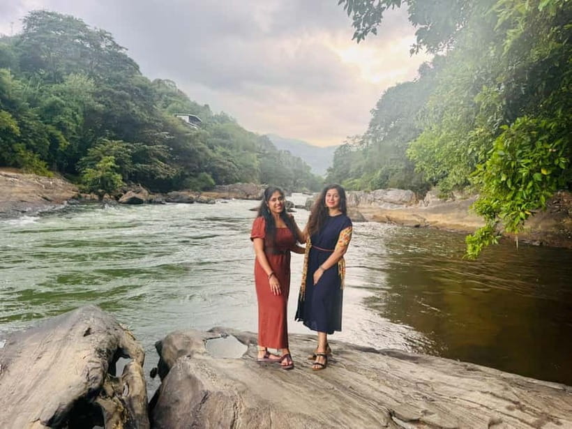 Kandy Private Guided City Day Tour by Local Tuk Tuk - Two hours at the Royal Botanic Gardens
