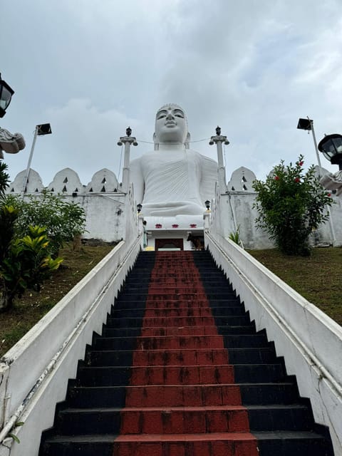 Kandy: Private Guided Tour with Local Highlights by Tuk Tuk - Following the Mahawali River toward tea country