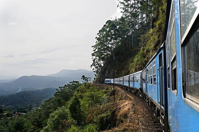 Kandy to Nanu Oya train ride on (Train No: 1005 "Podi Menike") - Starting at Kandy Railway Station