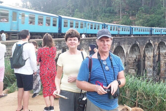 Kandy to Nanu Oya train ride on (Train No: 1005 "Podi Menike") - From Kandy into the tea country