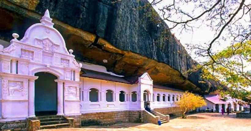 Kandy to Sigiriya Private Tour by Tuk Tuk with All Fees - Dambulla Cave Temple and its painted ceilings