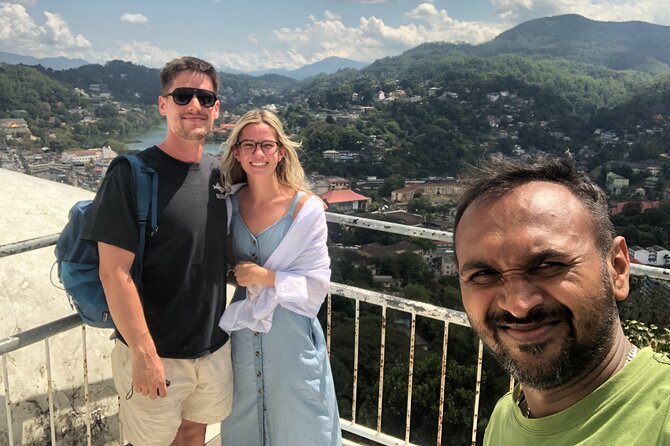 Kandy TukTuk tour with Local Tour Guide - Peradeniya Botanical Gardens: Make Time for the Largest Stop