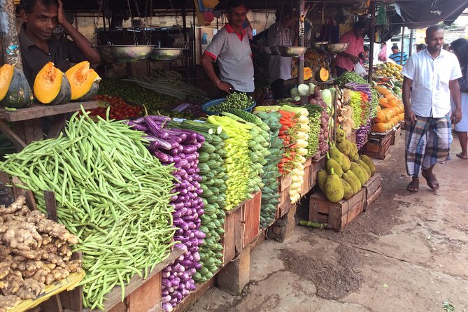 Market Tour and Cooking Class from Colombo - Shopping for produce and spices in Pettah