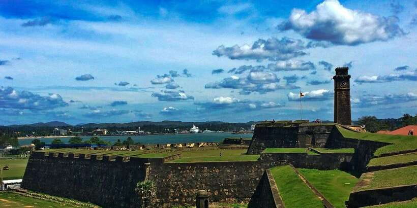 Mirissa/Weligama/Galle: Galle & Bentota Coastal Day Tour - Walking through Galle Fort