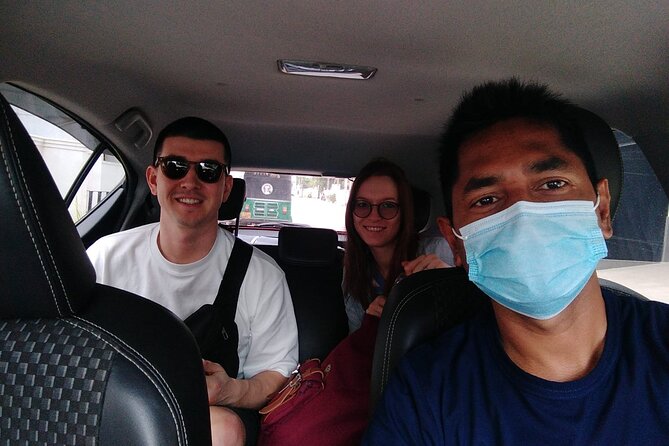Mirissa/Weligama to Colombo Airport Private Taxi Transfer - Vehicle comfort and the rear-seat warning