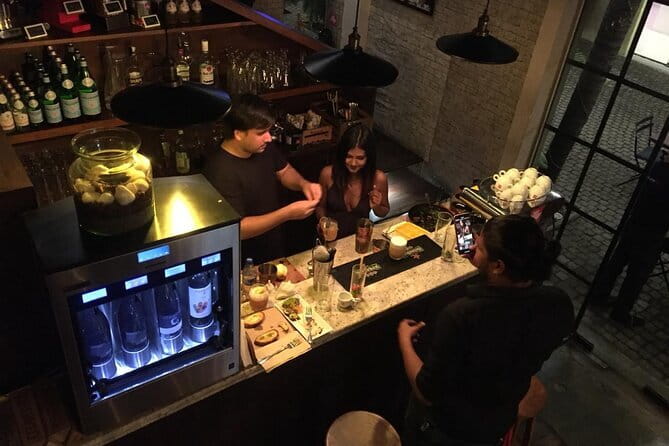 Mix it Like a Lankan in Unawatuna - Why Sri Lankan ingredients make this more than a standard cocktail class