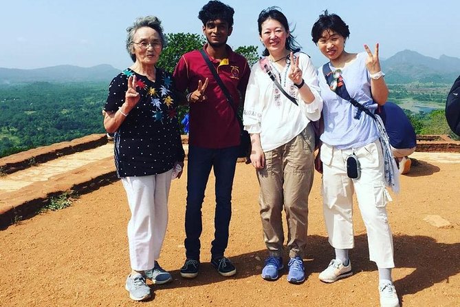 Most Popular Round Tour in Sri Lanka - Day 5: Nanuoya to Ella by train