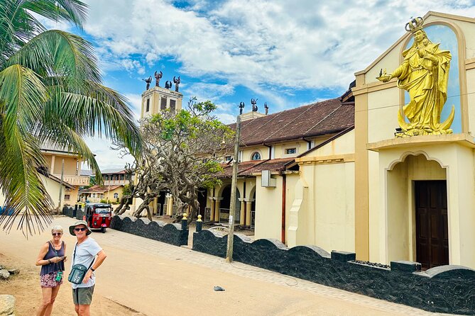 Negombo City Tour by Tuk Tuk with hotel pickup - The fish market shows Negombo at work