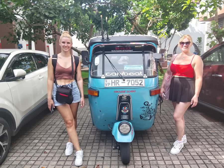 Negombo: Guided City Tour by Tuk Tuk with Hotel Pickup - The Dutch Canal from a street-level seat