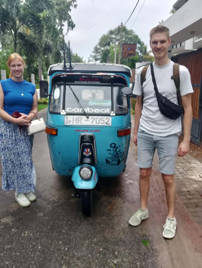 Negombo: Guided City Tour by Tuk Tuk with Hotel Pickup - Agurukaramulla Temple and Negombo’s religious life