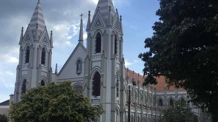 Negombo Private Tour: Market, Temples & Canal - Angurukaramulla Temple and the final major stop