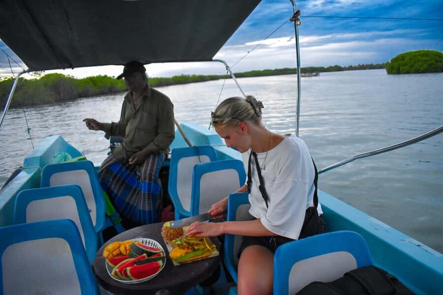 Negombo: Sunset lagoon boat tour with hotel transfers - Key points to know before you book