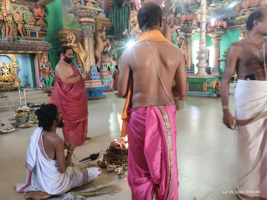 Nilaveli: Trinco City tour by Tuk Tuk - Sri Lakshmi Narayana Perumal Kovil, the Golden Temple