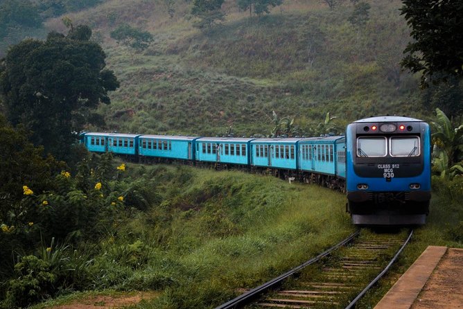 Nuwara Eliya from Kandy by Train - Gregory Lake and the old Nuwara Eliya post office