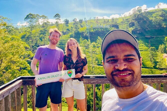 Nuwara Eliya Tours - Damro Tea Factory and the working tea story