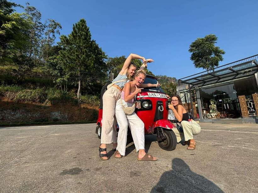 Nuwara Eliya Tuk-Tuk Tour Tea Picking,Tasting &Ramboda Falls - Why this tuk-tuk trip works so well in Nuwara Eliya