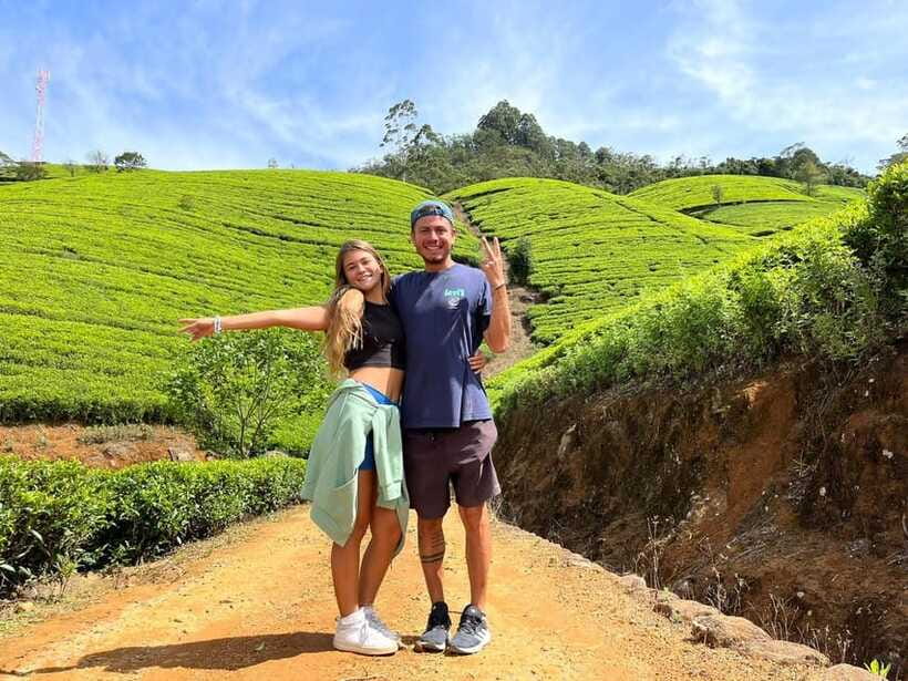Nuwara Eliya Tuk-Tuk Tour Tea Picking,Tasting &Ramboda Falls - Puna Ella Falls and the roadside viewpoints