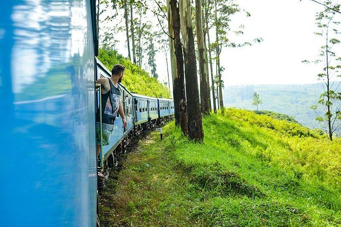 Nuwaraeliya (Nanuoya) to Ella Reserved Train Tickets - Who will enjoy this rail journey most?