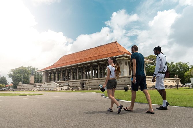 Original Tuk Tuk Safari Afternoon Tour - Starting at 3:30 pm in old Colombo