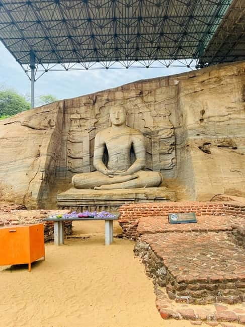 Polonnaruwa Day Tour from Kandy (Private ) - Parakrama Samudra and the scale of old Polonnaruwa