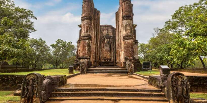 Polonnaruwa Day Tour With Minneriya NP Elephant Safari - The Royal Palace and Polonnaruwa’s ceremonial core