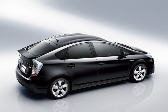 Private Car & English-Speaking Driver – Sri Lanka Island wide - A private driver changes how you see Sri Lanka