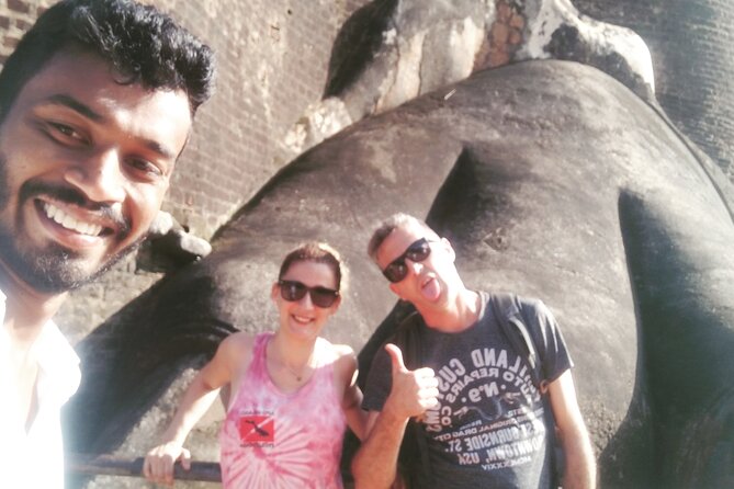 Private City Day Tour in Anuradhapura - Sri Maha Bodhi and the sacred heart of the old city