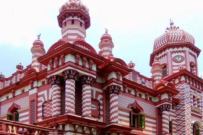 Private Colombo City Tour by Sri Lanka Private Drivers - The museum stop: a pause from Colombo’s street noise