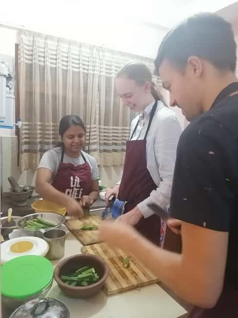 Private cooking class - Personalized classic menu - From natural tea to apron and chopping board