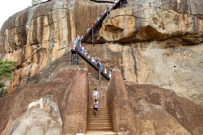 Private Day Tour from Colombo to Sigiriya, Dambulla & Pidurangala - Pidurangala Rock: the harder climb and wider view