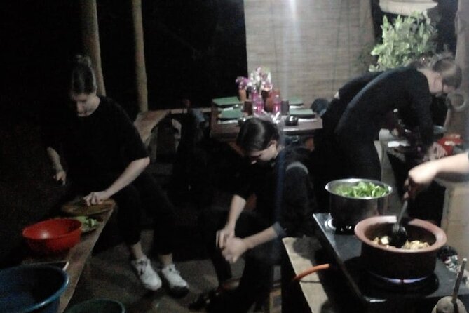 Private Kandy Authentic Cooking Class - Working with traditional and modern tools