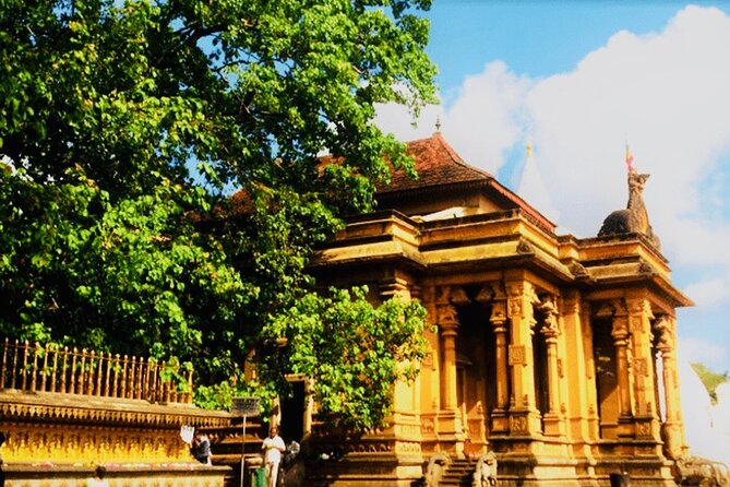 Private Night Tour in Colombo with Street Food Tasting - Jami Ul-Alfar Mosque and the limits of the visit